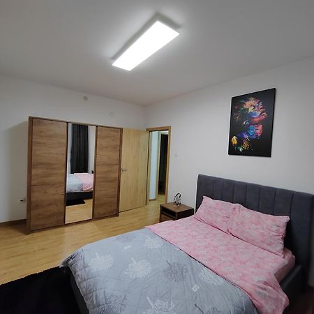 Golden Royal Apartman Kragujevac Kültér fotó