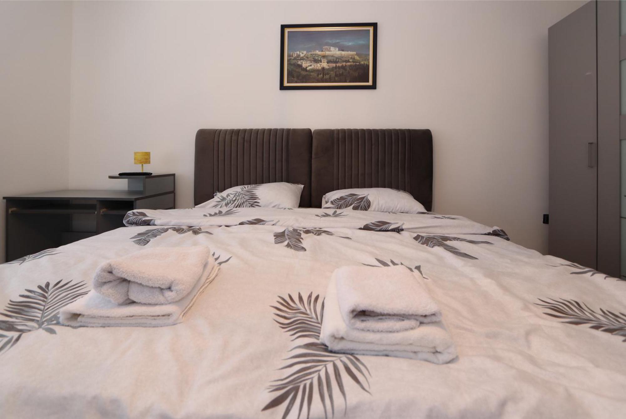 Golden Royal Apartman Kragujevac Kültér fotó