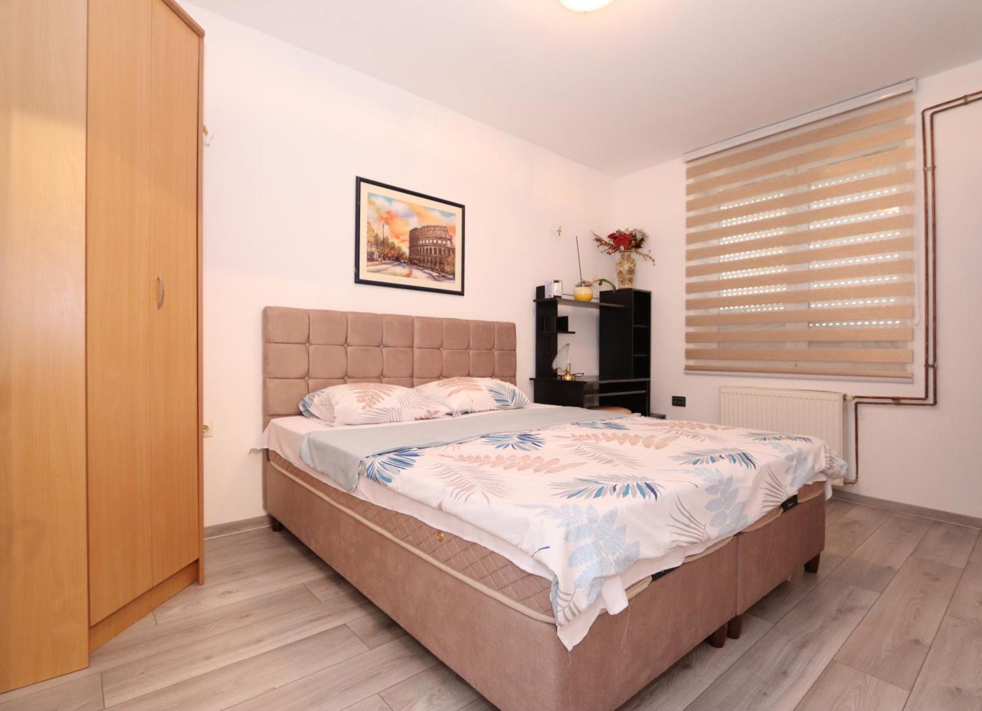 Golden Royal Apartman Kragujevac Kültér fotó